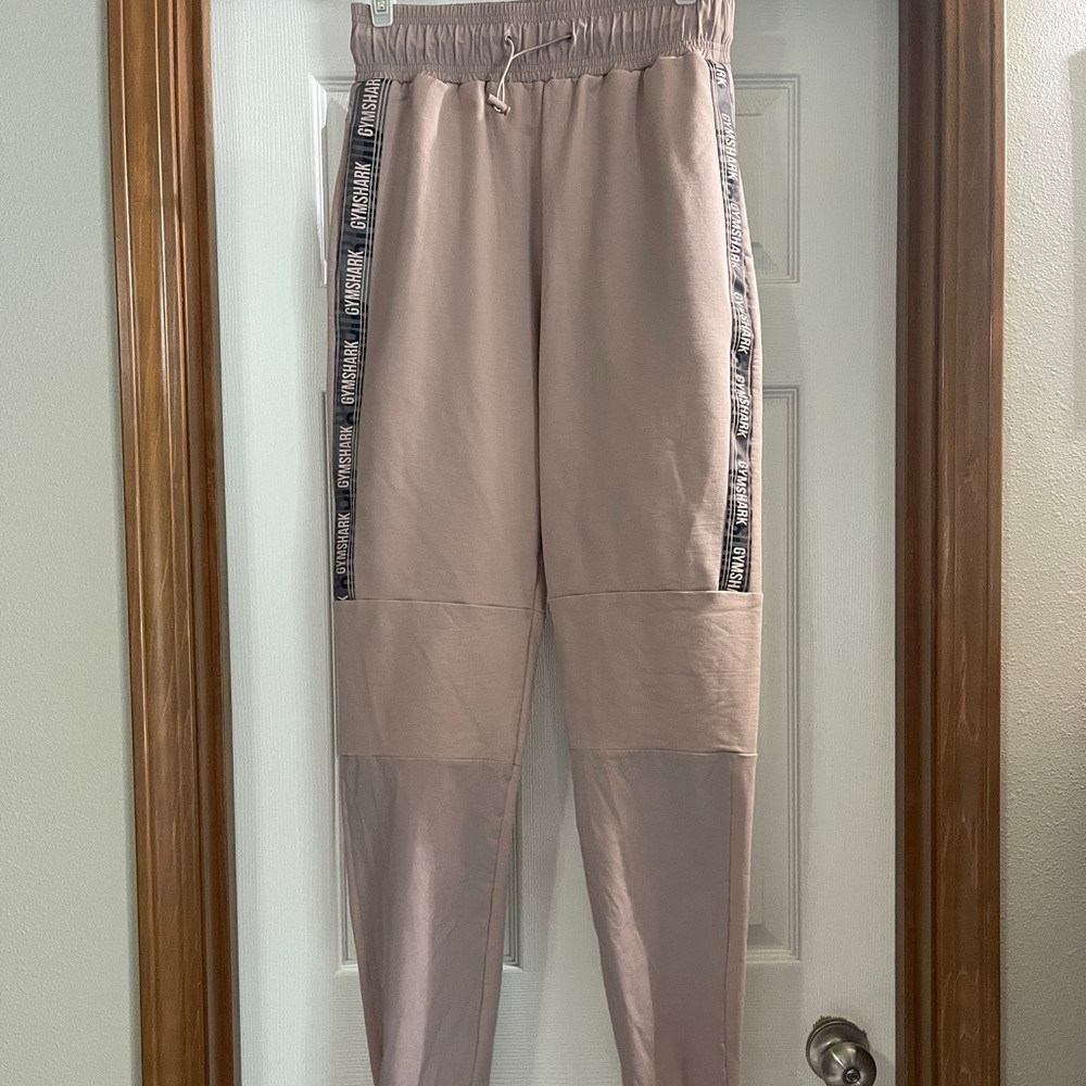 Gymshark women’s Revival Joggers Size Small
